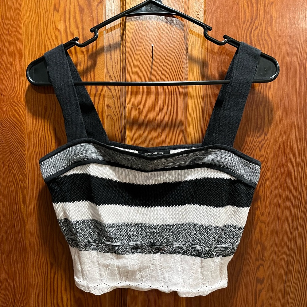 Urban Outfitters Monochrome Wave Knit Crop Top - Picture 2 of 4